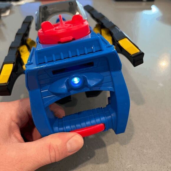 Imaginext DC Super Friends 2 in 1 Batwing Wrist Attachment ONLY Fisher Price - Picture 4 of 6